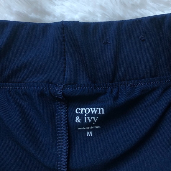 CROWN & IVY • Navy Skort Like New Size Medium - Picture 5 of 11